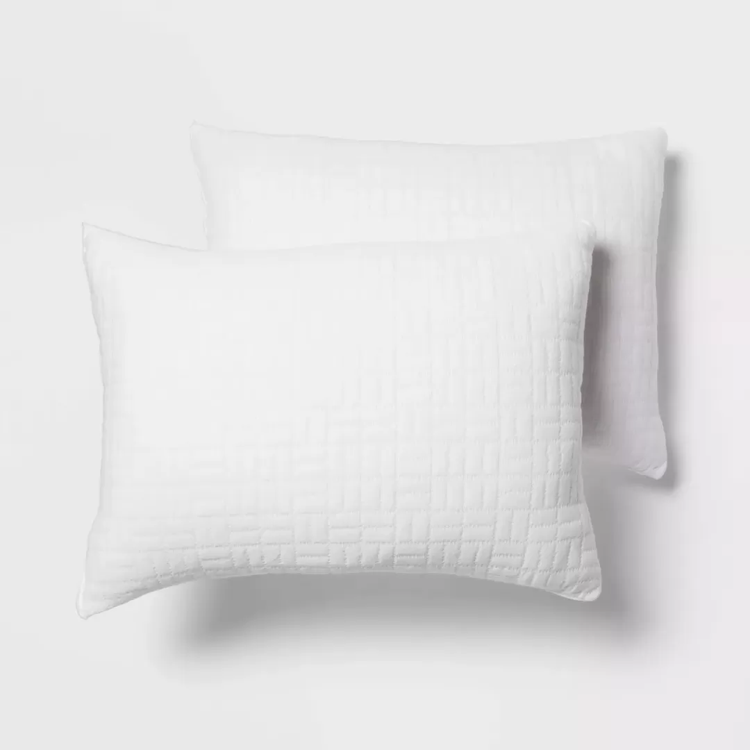 Standard/Queen 2pk Plush Knit Bed Pillows White
